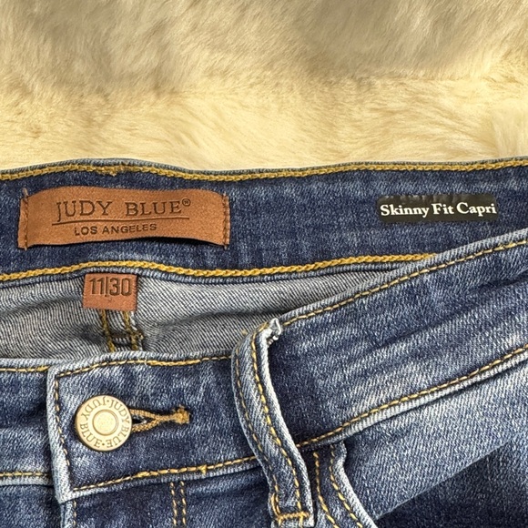 Judy Blue Dark Wash Skinny Fit Capri Jeans - Picture 1 of 8